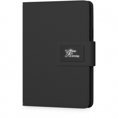 Logotrade werbemittel das Foto: SCX.design O16 A5 Notizbuch mit Powerbank und Leuchtlogo