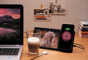 Logotrade Logogeschenke das Foto: 5W Wireless Charger mit Fotorahmen