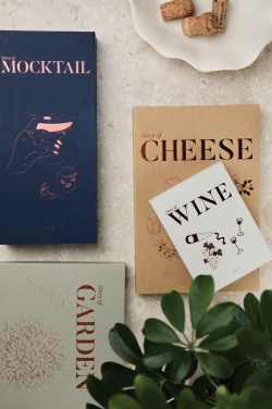 Logotrade Firmengeschenke das Foto: VINGA Käsemesser-Set Story of Cheese
