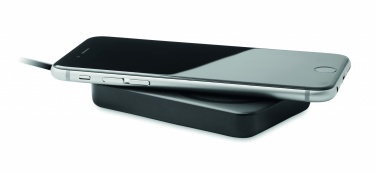 Logotrade Geschäftsgeschenke das Foto: Powerbank mit Ladestation 15W, 5000 mAh