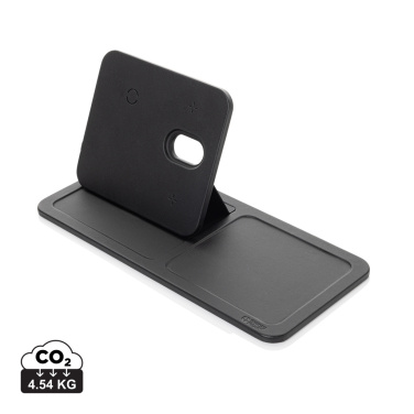 Logotrade Logogeschenke das Foto: Swiss Peak 3-in-1- Wireless-Charging Desk-Tray aus RCS rPU