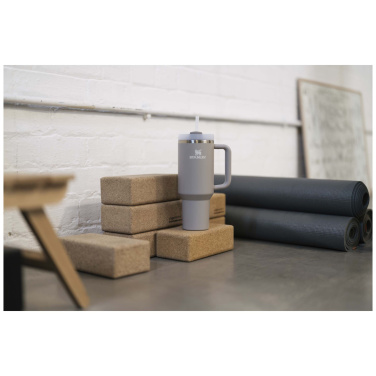 Logotrade Geschäftsgeschenke das Foto: Stanley 1200 ml Quencher H2.0 Thermobecher