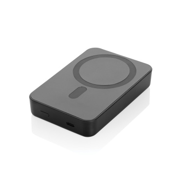 Logotrade Firmengeschenke das Foto: Amporia 10.000mAh magnetische Powerbak aus RCS rec. ABS