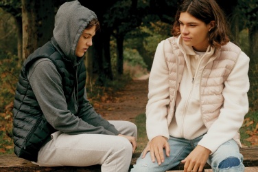 Logotrade firmakingid pilt: Iqoniq Meru meeste taaskasutatud polüestrist vest