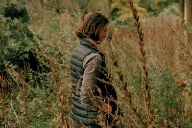 Logotrade firmakingituse foto: Iqoniq Meru naiste taaskasutatud polüestrist vest