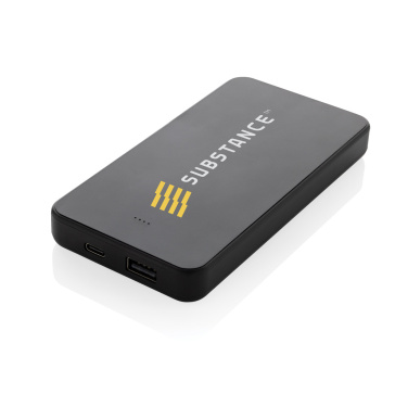 Logotrade firmakingituse foto: Boostcore RCS taaskasutatud plastist akupank 10 000 mAh USB C