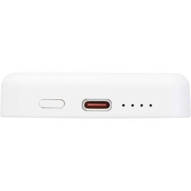 Logotrade reklaamkingi foto: Acrab 5000 mAh 15W magnetiline juhtmevaba varupatarei koos 20W PD-ga - valmistatud taaskasutatud plastist