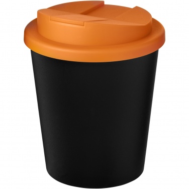 Logotrade mainostuote tuotekuva: Americano® Espresso Eco 250 ml kahvimuki kierrätetystä materiaalista. Läikkymätön kansi.