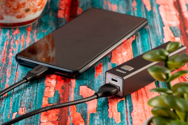 Logotrade liikelahjat mainoslahjat tuotekuva: Metallinen virtapankki PORT HOPE 2200mAh