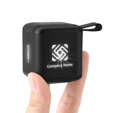 Logotrade mainoslahja tuotekuva: Minikaiutin, jossa valaistu logo kaiverrukseen