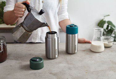 Logotrade mainostuote tuotekuva: Musta+Blum-eristetty matkamuki ruostumatonta terästä