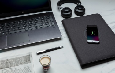 Logotrade verslo dovanos nuotrauka: Air 5W belaidžio įkrovimo portfelis A4 su 5000 mAh maitinimo bloku