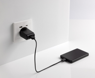 Logotrade firminės dovanos nuotrauka: Orion RCS perdirbto aliuminio 5000 mah 5W magnetinis maitinimo blokas