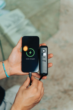 Logotrade reklaminės dovanos nuotrauka: Urban Vitamin Eureka hibridinis GANcharger 10000mah maitinimo blokas 65W