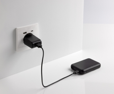 Logotrade dāvanas foto: Zvaigžņu RCS pārstrādātās plastmasas 5000 mah 5 W magnētiskā jauda
