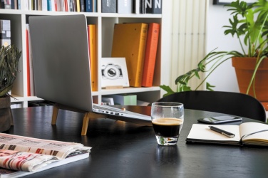 Logotrade profilprodukter bild: Bambu laptopfötter