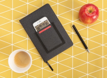 Logotrade reklamprodukter bild: Deluxe A5 anteckningsbok med telefonfack