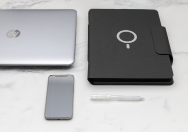 Logotrade presentreklam bild: Artic magnetisk A4 portfolio, 10W trådlös laddning
