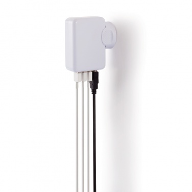 Logotrade kampanjprodukter bild: Reseadapter med fyra USB-portar