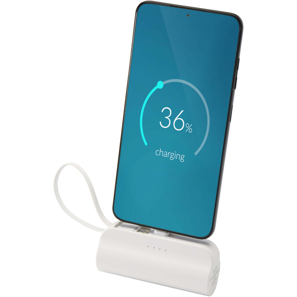 Logotrade profilreklam bild: Alnair 5 000 mAh 10 W Type-C powerbank av återvunnen plast med inbyggt flipstativ och 2-i-1-kabel