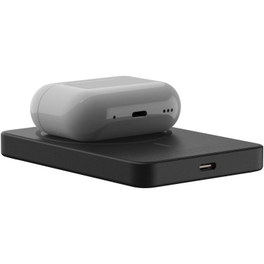 Logotrade profilreklam bild: Xtorm Go2 trådlös powerbank på 15 W, 5 000 mAh